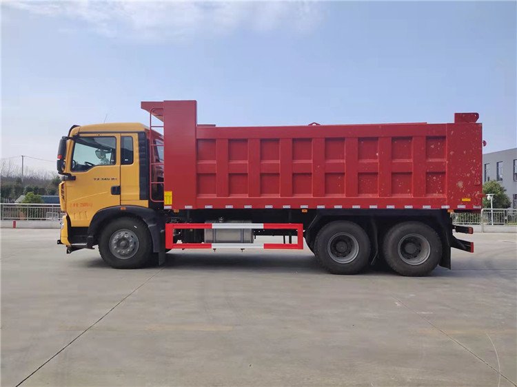 重型重汽多功能除雪车图片3